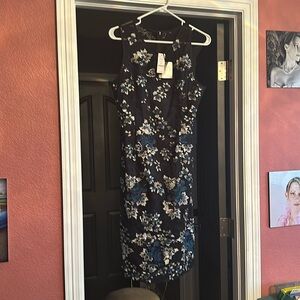 Size 8 from White House black